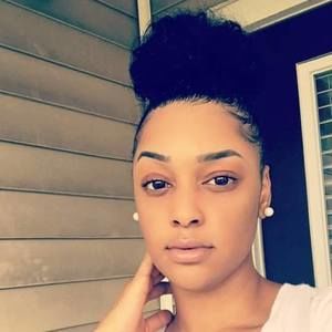 Meet your Posher, April